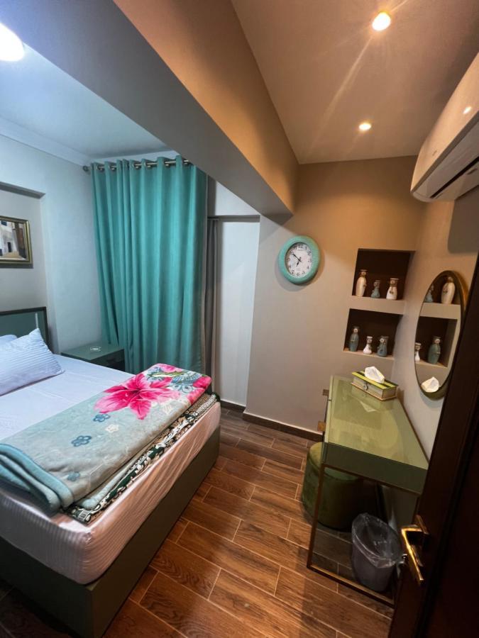 Luxury Flat With Garden And Private Entrance شقة فاخرة بحديقة و مدخل خاص Kairo Exteriör bild