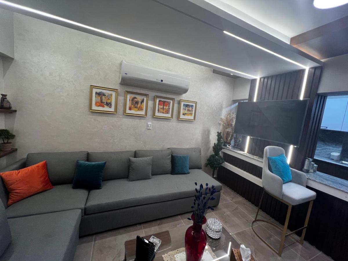 Luxury Flat With Garden And Private Entrance شقة فاخرة بحديقة و مدخل خاص Kairo Exteriör bild