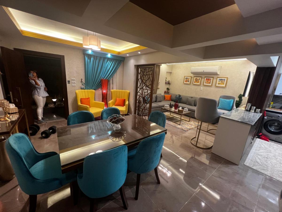 Luxury Flat With Garden And Private Entrance شقة فاخرة بحديقة و مدخل خاص Kairo Exteriör bild