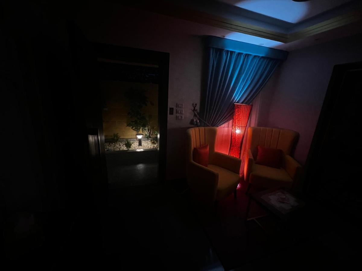 Luxury Flat With Garden And Private Entrance شقة فاخرة بحديقة و مدخل خاص Kairo Exteriör bild
