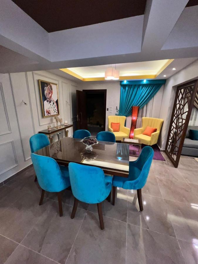 Luxury Flat With Garden And Private Entrance شقة فاخرة بحديقة و مدخل خاص Kairo Exteriör bild