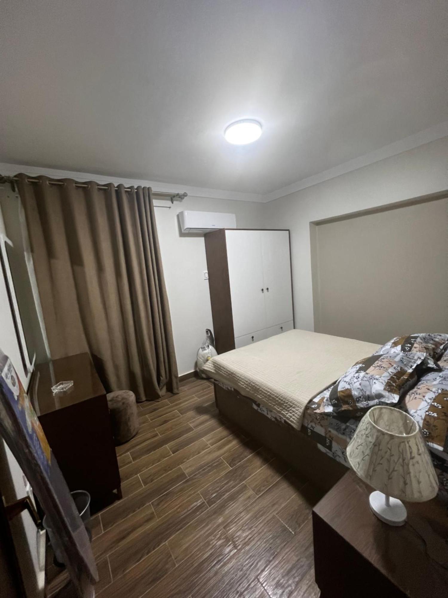Luxury Flat With Garden And Private Entrance شقة فاخرة بحديقة و مدخل خاص Kairo Exteriör bild